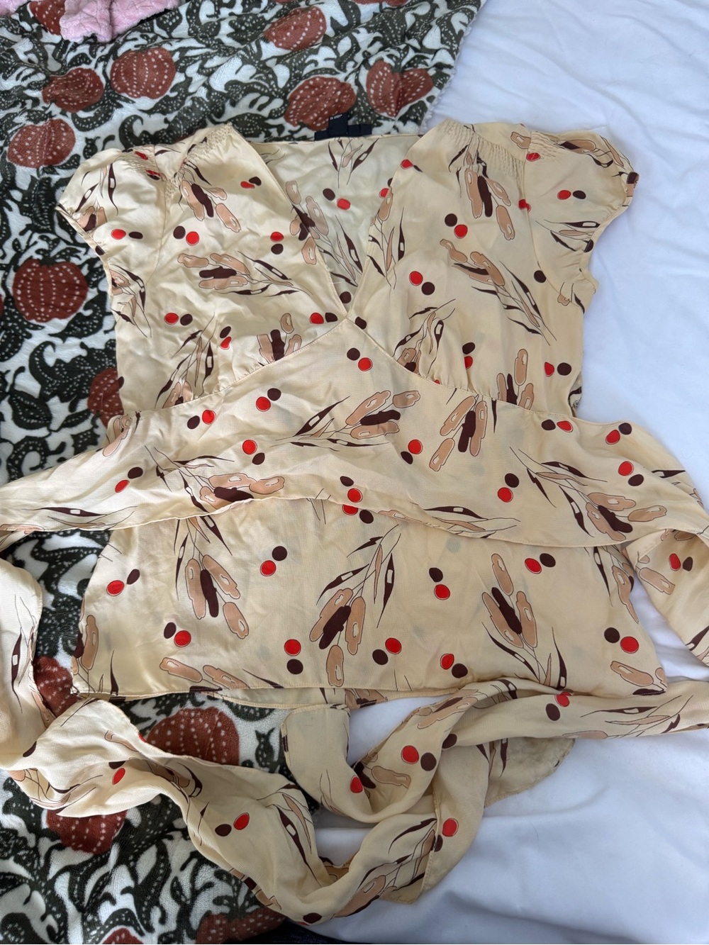 Low Cut Women’s Polka Dot Top